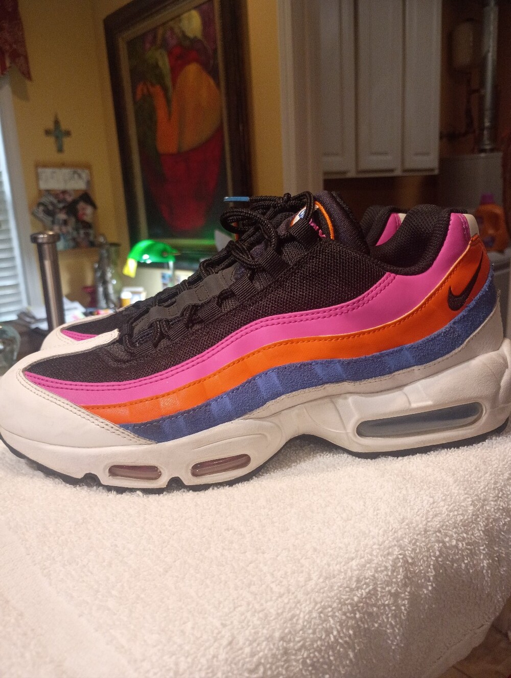Men's*** NIKE AIR MAX 95 ESSENTIAL MULTI SNEAKERS***Low Top. Almost Like New...